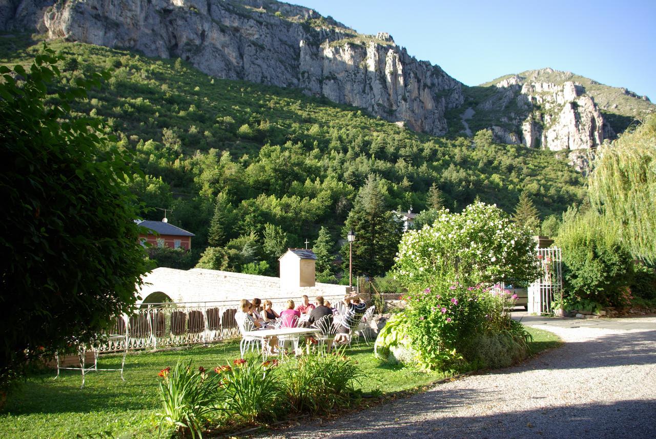 Hotel Le Mirval La Brigue Exterior foto