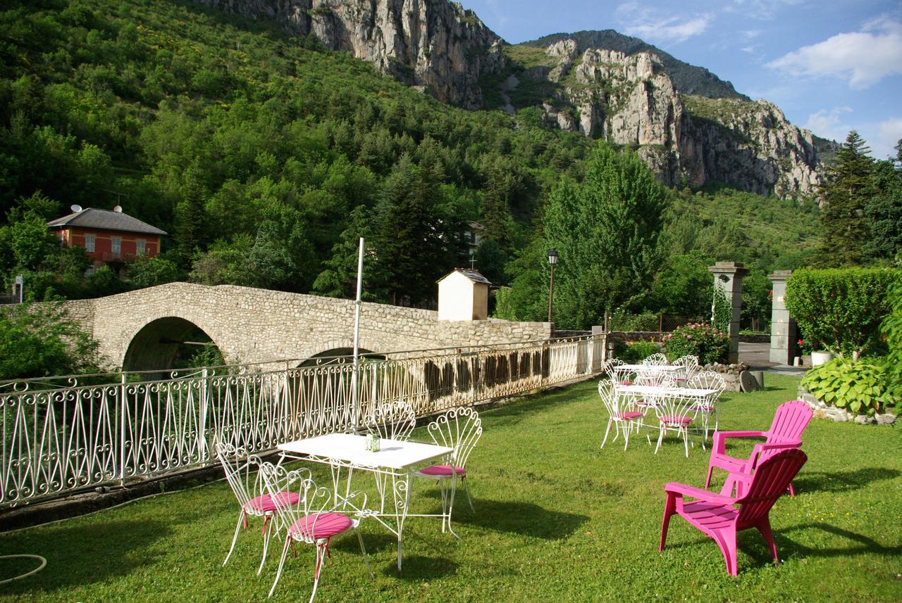 Hotel Le Mirval La Brigue Exterior foto